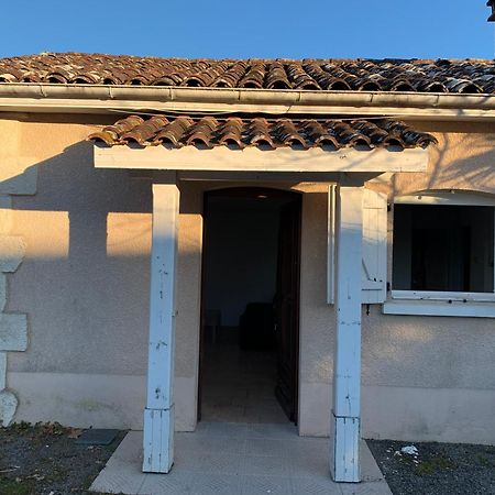 Petite Maison Dans Un Village Du Gers Sabazan Exteriér fotografie