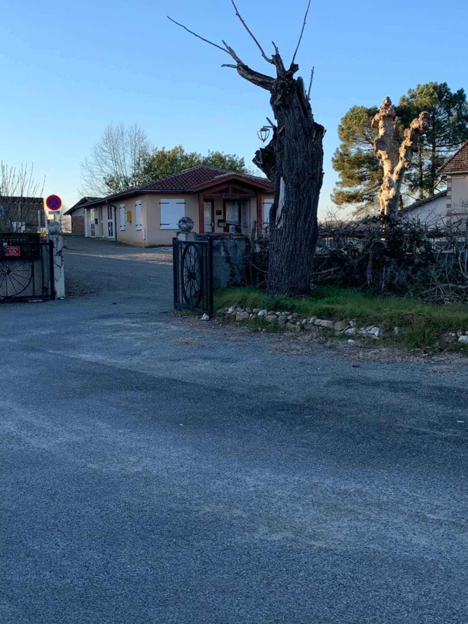 Petite Maison Dans Un Village Du Gers Sabazan Exteriér fotografie